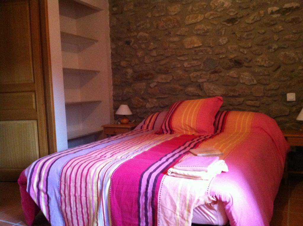 Maison De Caractere En Pierre Cal Batlle Saint Pierre dels Forcats Bagian luar foto